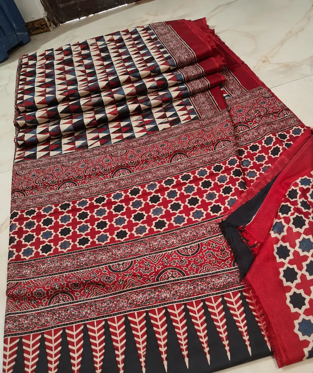 Ajrakh Cotton Saree Red Black Geometric Print  -image 2 of 4