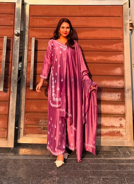 Chikankari Cotton Kurta Palazzo Set Multicolor  -pink / M,L,XL,XXL -image 1 of 5